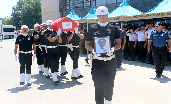 Öldürülen polis için tören düzenlendi