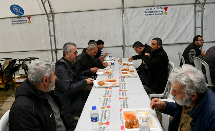 Güngör, vatandaşlarla birlikte iftar yaptı