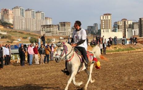 2. GELENEKSEL RAHVAN AT YARIŞLARI GERÇEKLEŞTİRİLDİ.