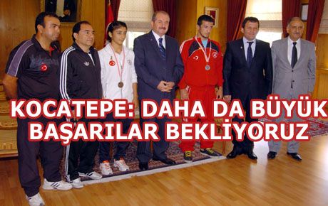 BAŞARILI SPORCULARIN VALİ KOCATEPE'Yİ ZİYARETİ