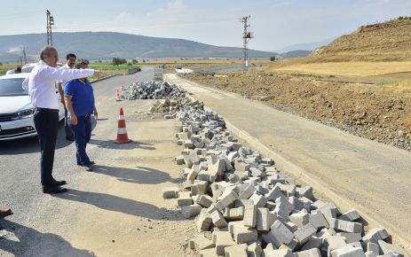 DULKADİROĞLU'NDA KIRSAL MAHALLELERE YATIRIM SÜRÜYOR