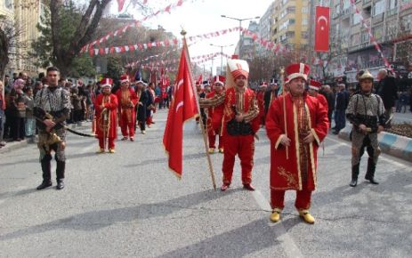 KURTULUŞUMUZU DÜZENLENEN ETKİNLİKLERLE KUTLUYORUZ