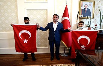 Okumuş, Türk Bayrağı sevdalısı gençleri ağırladı