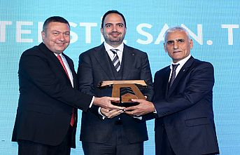 Nazar Tekstil’e ihracatını en çok arttıran firma ödülü verildi