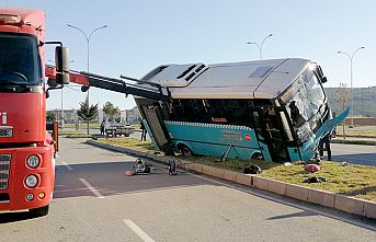 Kahramanmaraş’ta halk otobüsü kaza yaptı: 12 yaralı
