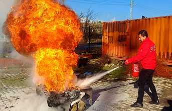 Büyükşehir İtfaiyesinden AKUT gönüllülerine yangına müdahale eğitimi