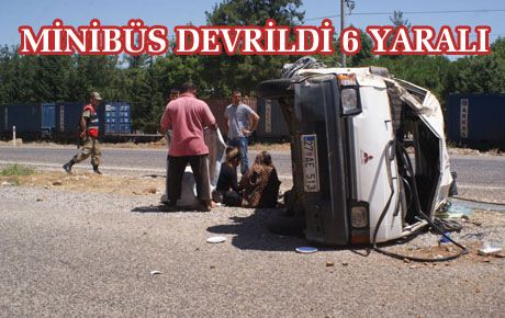 VİRAJI ALAMAYAN MİNİBÜS DEVRİLDİ