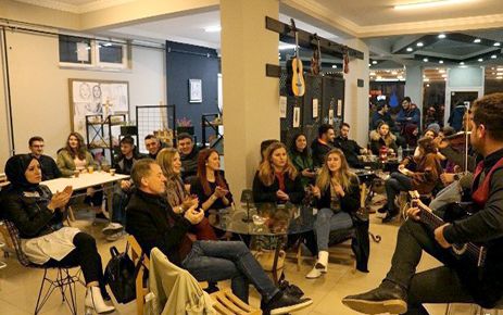 Vokal Sanat Merkezi yabancı öğrencileri Türk müzikleri tanıttı