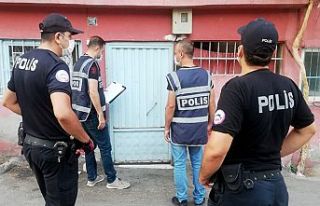 Aranan şahıslar polisten kaçamadı: 20 tutuklama