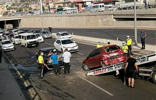 Zincirleme trafik kazası: 5 yaralı