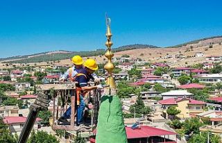 Tevekkeli Camii’nin hasarını onardı