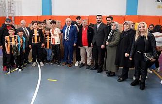 Onikişubat Belediyesinden Amatör Spor kulüplerine malzeme desteği